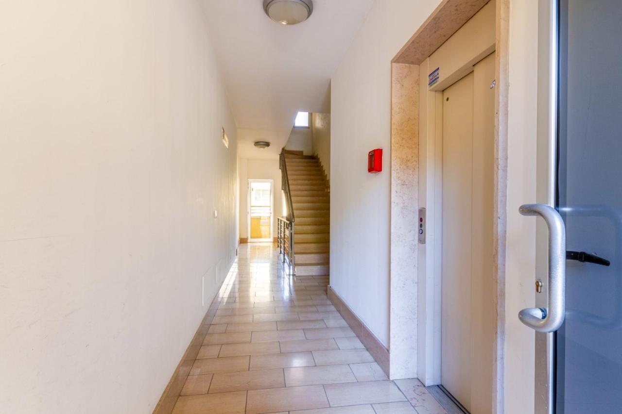 Appartement Roomy With Terrace & Parking